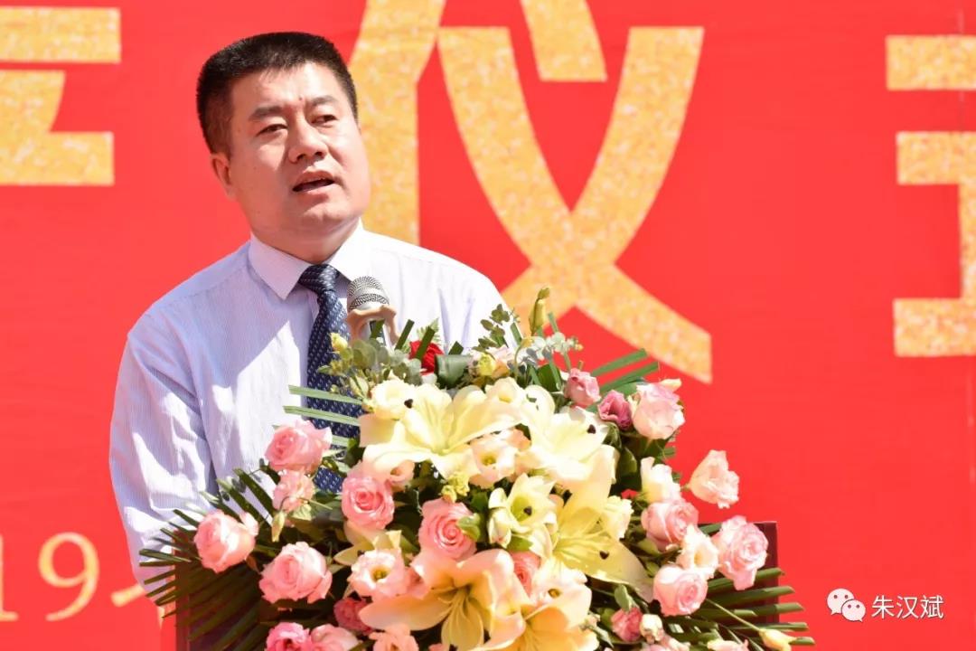 无限极(中国)有限公司总监李德灵讲话。 无限极(中国)有限公司总监李德灵讲话。